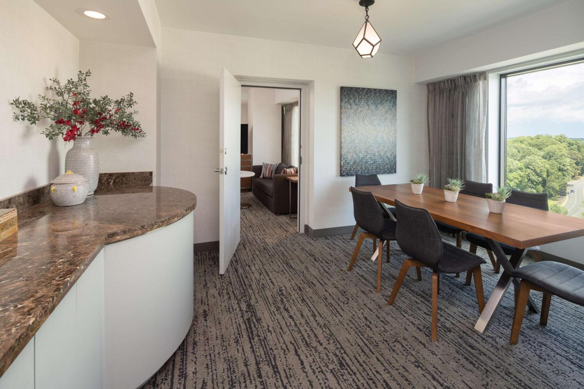 Отель Hilton Fairfax, Va Экстерьер фото
