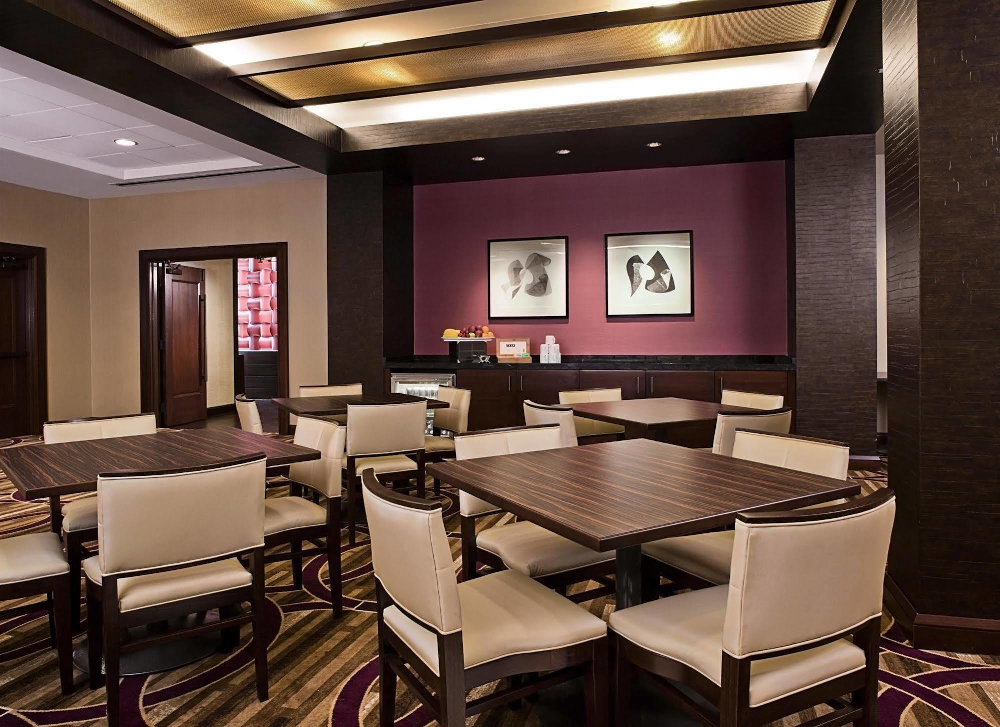 Отель Hilton Fairfax, Va Экстерьер фото